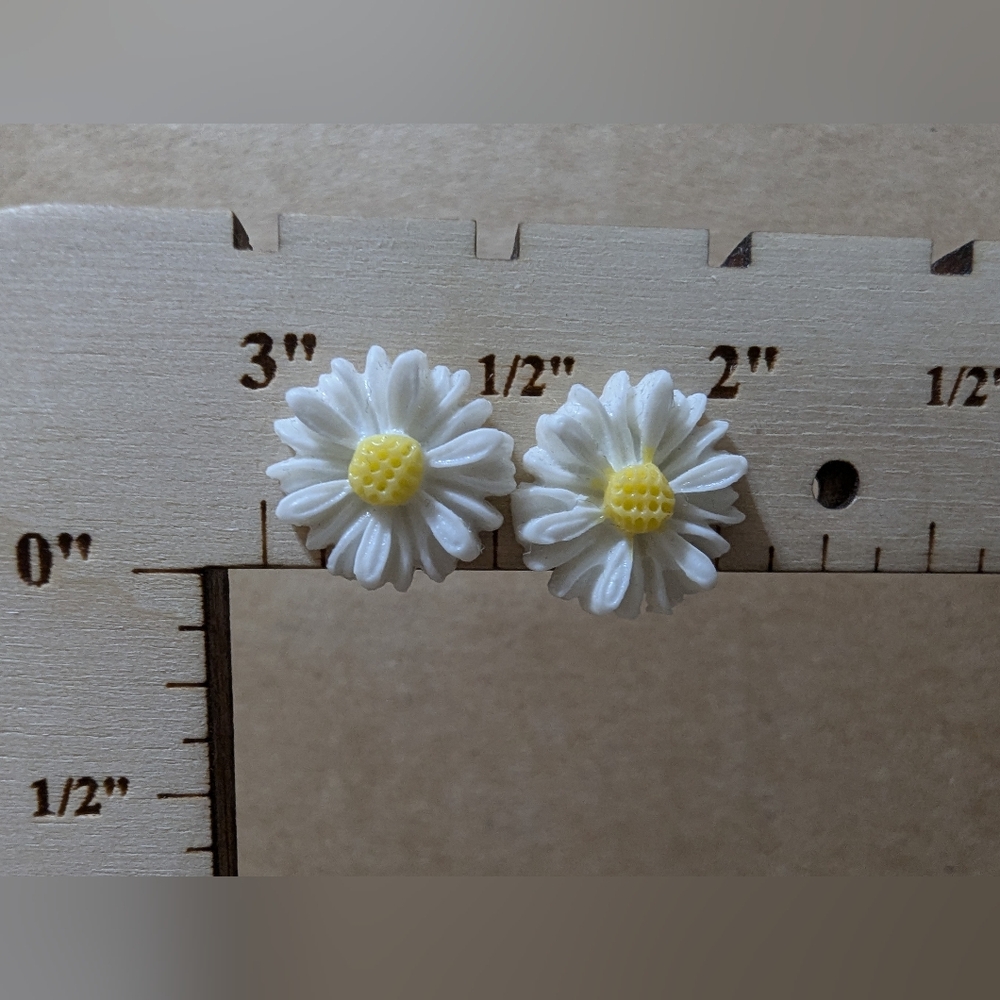 Handmade Daisy Earrings - Picture 2 of 2